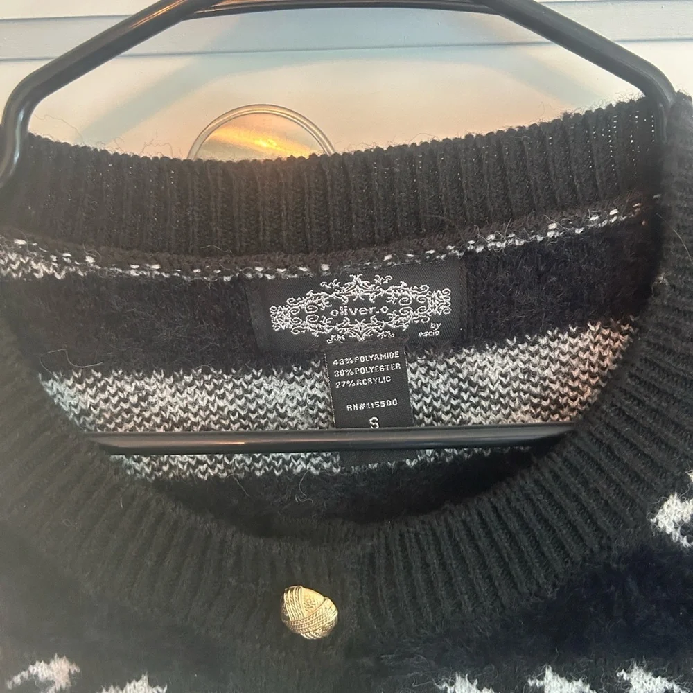 Oliver O Brand Herringbone Sweater with Gold Buttons - Picture 2 of 8